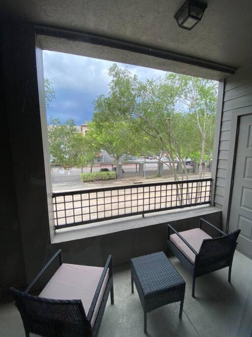 Your Warm Spacious Unit With Pool - Medical Center Houston Exterior foto