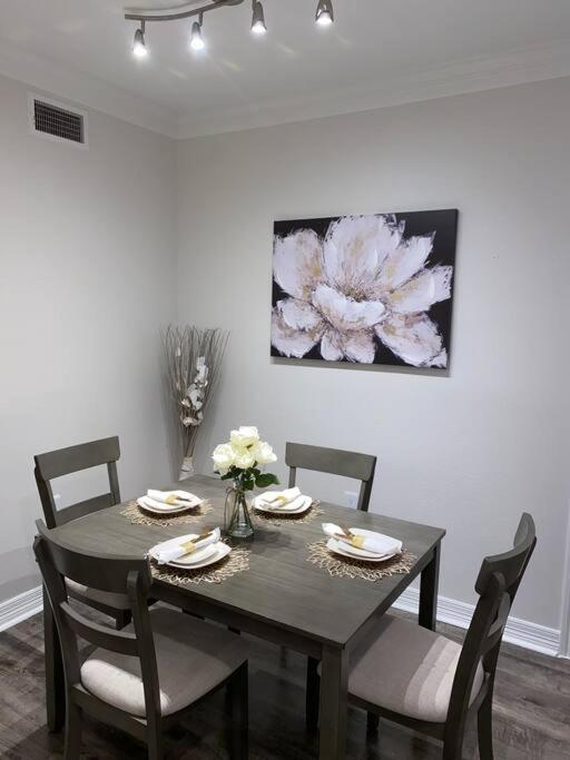 Your Warm Spacious Unit With Pool - Medical Center Houston Exterior foto